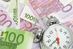 Das Kurz­ar­bei­ter­geld steht allen ver­si­che­rungs­pflich­tig be­schäf­tig­ten Ar­beit­neh­mern zu. Aus­ge­schlos­sen sind damit Mini-Job­ber, Rent­ner und Aus­zu­bil­den­de. Nach der Neu­re­ge­lung zum 1. März 2020 wurde das Kurz­ar­bei­ter­geld auch auf Leih­ar­beit­neh­mer aus­ge­wei­tet.