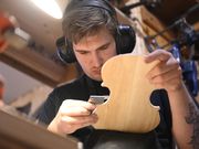 Vier Azubis bauen eine nachhaltige Wochenendgeige