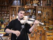 Vier Azubis bauen eine nachhaltige Wochenendgeige