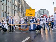 Stollenbäcker aus Dresden starten mit Flashmob in die Saison