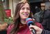 Interviews gehören zum Amt der Brotkönigin dazu: Tatjana Krechel liebt ihre neue Aufgabe schon jetzt, erzählt sie. Hier kann sie Werbung für ihr Handwerk und für Brot machen.