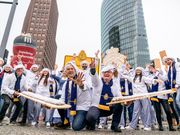 Stollenbäcker aus Dresden starten mit Flashmob in die Saison