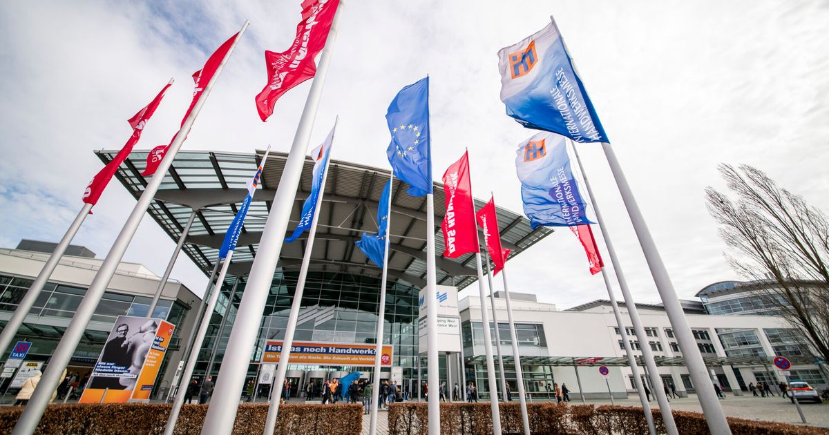 Dittrich and Reiche open International Crafts Fair