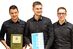 Glückliche Gewinner des Klimaretter-Awards 2025, Sven Bohnert, Fabio Birk, Tino Birk (v. l.).