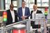Im Austausch zwischen Handwerk und Landespolitik zu technologischen Entwicklungen trafen sich in den Bildungszentren der Handwerkskammer Koblenz Wirtschaftsminister Michael Ebling mit HwK-Präsident Kurt Krautscheid (rechts) und Hauptgeschäftsführer Ralf Hellrich (links).