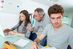 Es scheiden jährlich mehr Lehrer aus dem Dienst aus, als neue in das Schulleben einsteigen. Die Duale-Ausbildung ist dadurch in Gefahr.