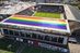 Die BIPV-Anlage, die LichtBlick (Hamburg) federführend plante, erzeugt auf dem Stadiondach des  FC St. Pauli jährlich etwa 285.000 Kilowattstunden grünen Strom – genug für rund 80 Mehrfamilienhaushalte. Die 1.080 farbigen Module mit MorphoColor-Technologie wurden von Modulbauer Megasol hergestellt, mit farbig beschichteten Abdeckgläsern von AGC Interpane Architectural Glass.