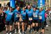 Läuferinnen und Läufer von Staffeln aus dem Handwerk beim Ziel des Volksbank-Münster-Marathons 2024.