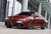 Die Alfa Romeo Giulia Quadrifoglio ist bei Bedarf 307 km/h schnell, den Sprint von null auf 100 km/h erledigt die viertürige Sportlimousine in 3,9 Sekunden. Foto: © Alfa Romeo