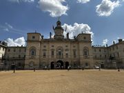 Graffiti, Erzbischöfe und versteckte Diamanten