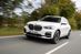 Der BMW X5 xDrive45e soll sich mit gerade einmal zwei Litern begnügen.