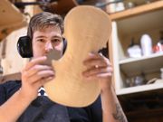 Vier Azubis bauen eine nachhaltige Wochenendgeige