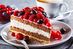 Essen Sie hier oder nehmen Sie den Kuchen mit? Diese Frage hat sich bald erübrigt. Die Mehrwertsteuer für Speisen in der Gastronomie soll ab 1. Juli einheitliche sieben Prozent betragen.