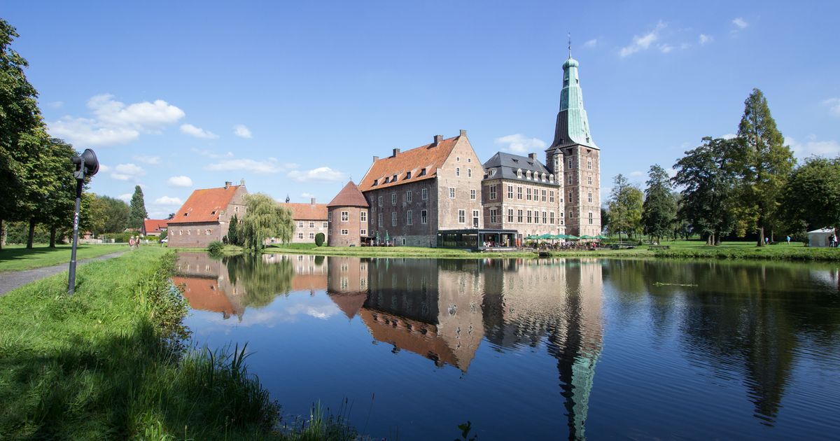 High-Tech Meets Historical Crafts