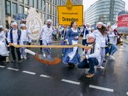 Stollenbäcker aus Dresden starten mit Flashmob in die Saison